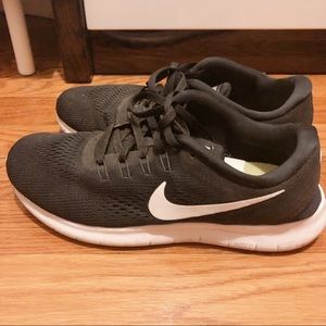 Nike Revolution 5 Shoes
